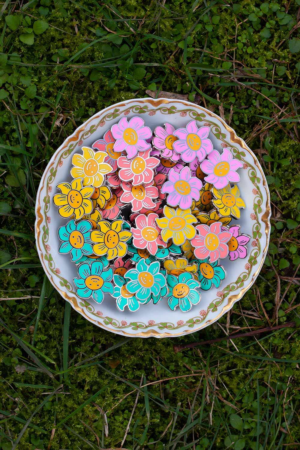 smiling flower enamel pins