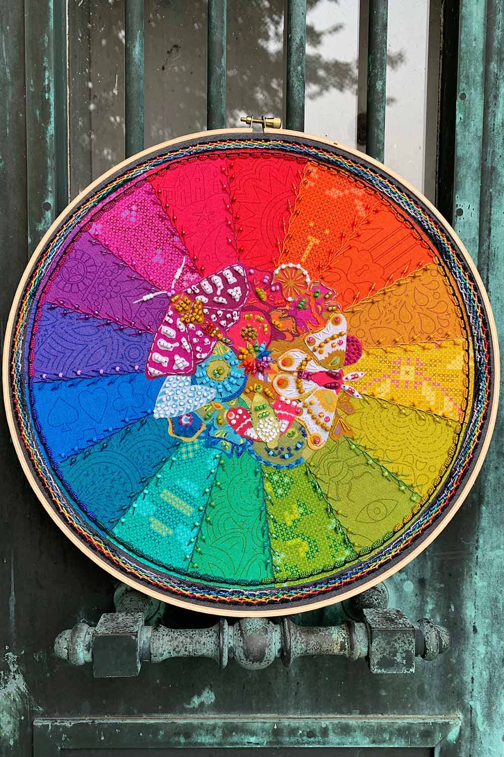 stitch club broderie perse color wheel