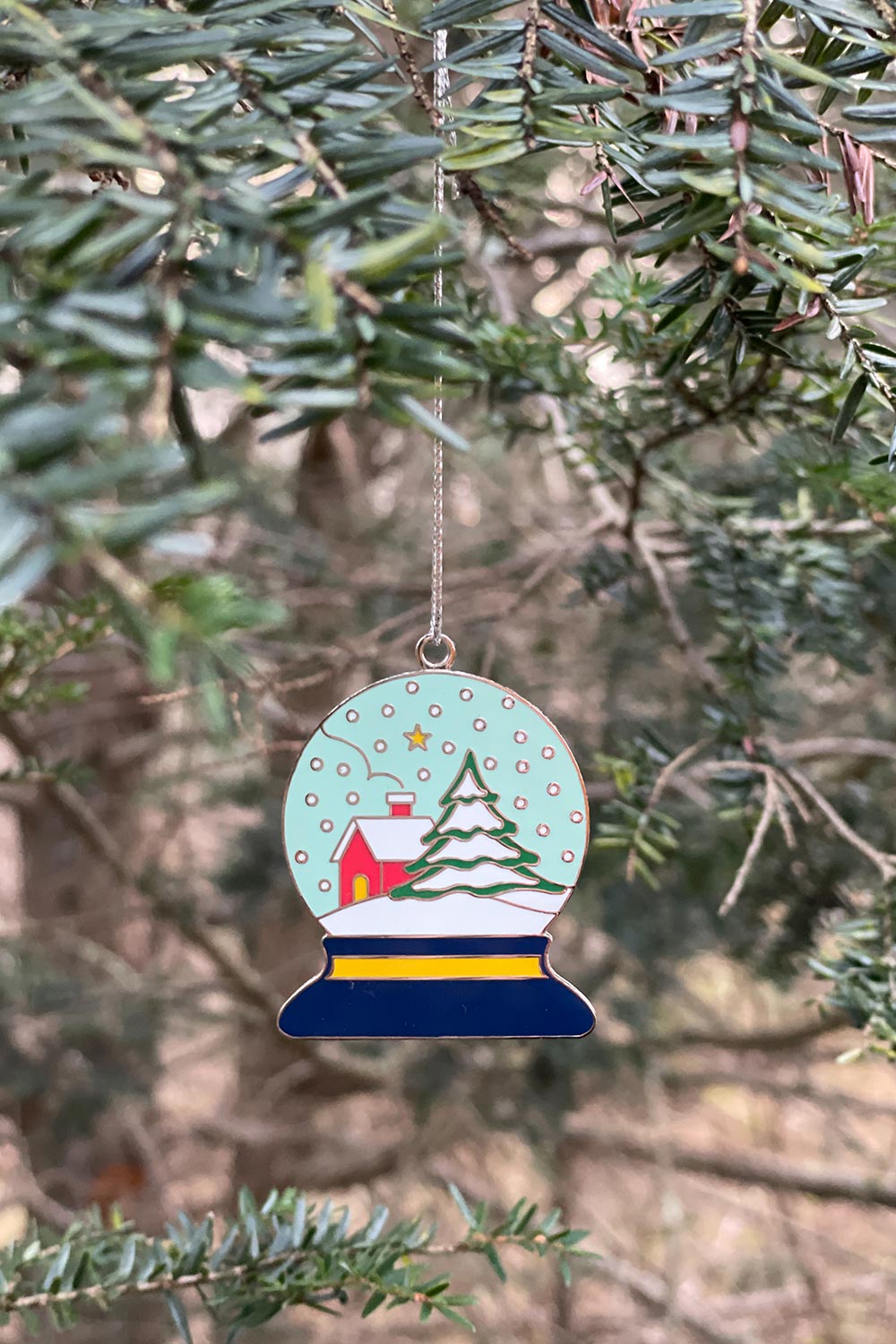 snow globe ornament